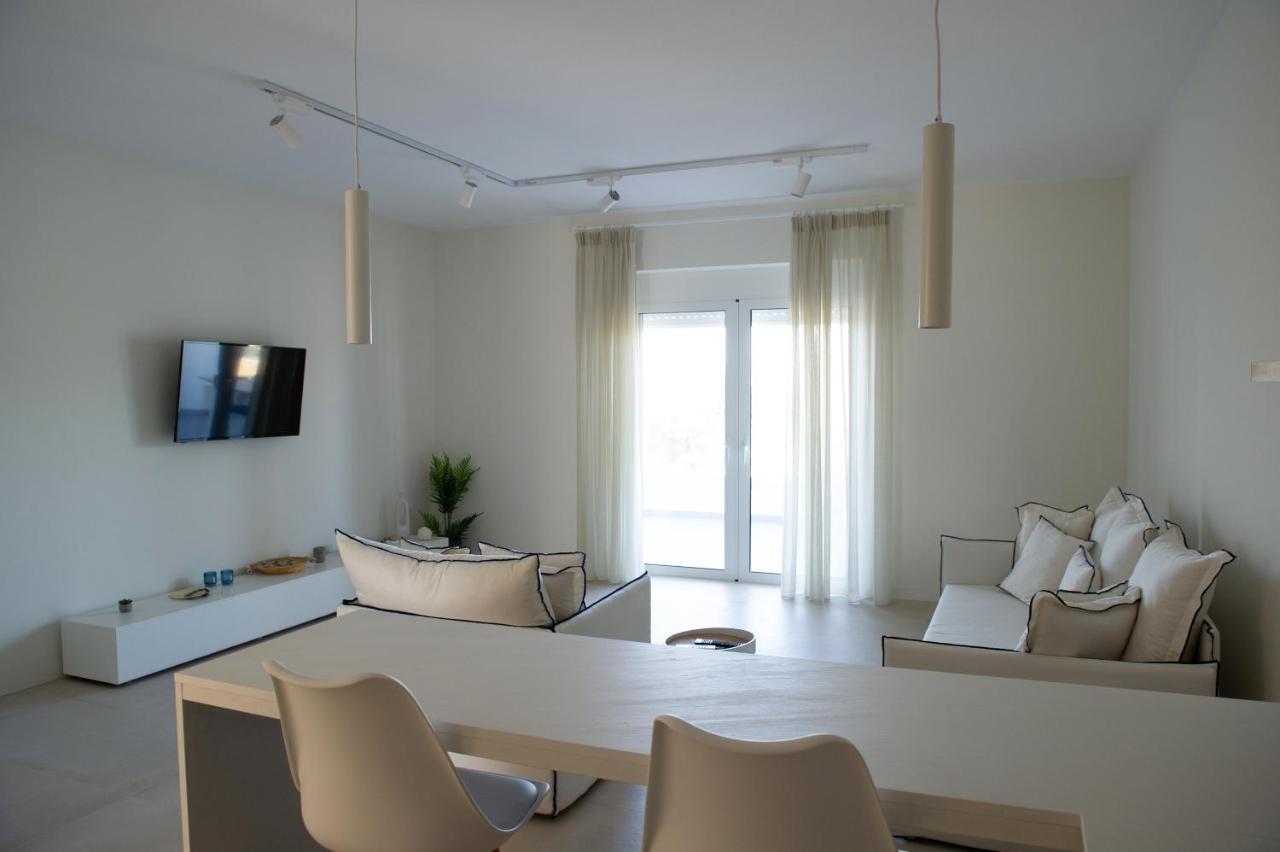 La Mer Bleue Beachfront Boutique Apartments Vrachati Exterior photo