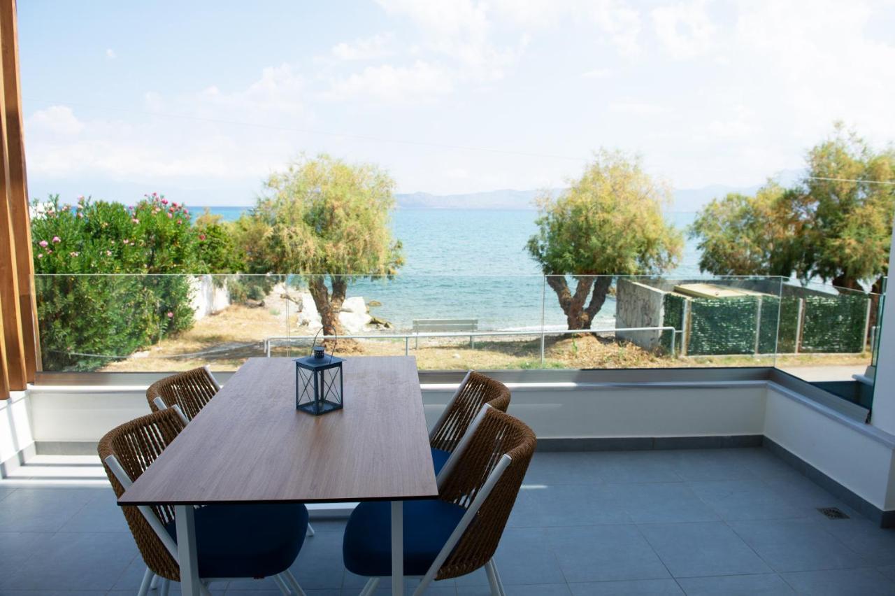 La Mer Bleue Beachfront Boutique Apartments Vrachati Exterior photo